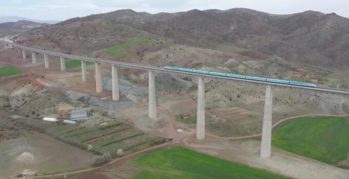Öğretmenlere 24-30 Kasım döneminde trenlerde yüzde 50 indirim