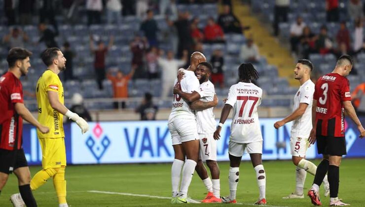 Gaziantep FK Teknik Direktörü Selçuk İnan: “Hiç Beklemediğim ve Çok Üzüldüğüm Bir Mağlubiyet Oldu”