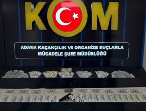 Adana merkezli 3 ilde sahte dolar operasyonunda yakalanan 4 zanlı tutuklandı