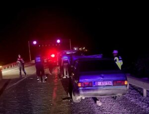 Mersin’de Feci Kaza: Araç Lastiği Değiştirenlere Otomobil Çarptı, 2 Kişi Hayatını Kaybetti