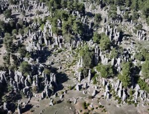 Antalya’nın “Adam Kayalar”ı Turistlerin Yeni Gözdesi Oldu