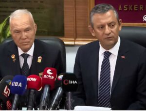 CHP Genel Başkanı Özel, gazetecilere açıklamalarda bulundu