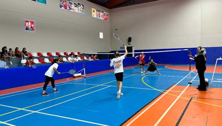 Hatay’da Kulüplerarası Badminton İl Birinciliği Turnuvası yapıldı