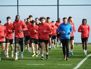 Atakaş Hatayspor, Göztepe Maçı Hazırlıklarına Mersin’de Başladı