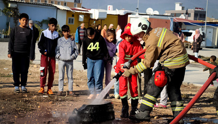 Depremzede Emir’in İtfaiyeci Olma Hayali Bir Günlüğüne Gerçeğe Dönüştü