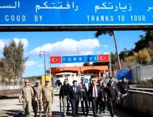 Ülkelerine dönen Suriyeliler için Hatay’daki Yayladağı Sınır Kapısı da açıldı