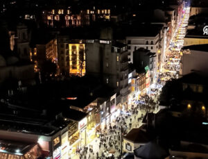 Taksim Meydanı ve İstiklal Caddesi’nde Yılbaşı Yoğunluğu