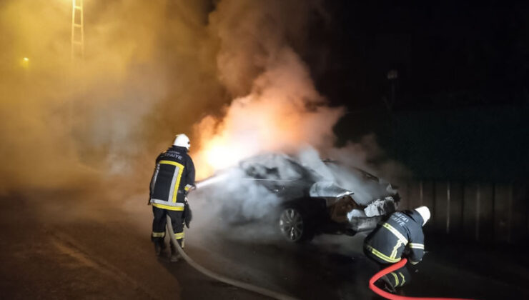 Hatay’da otomobilde çıkan yangın söndürüldü