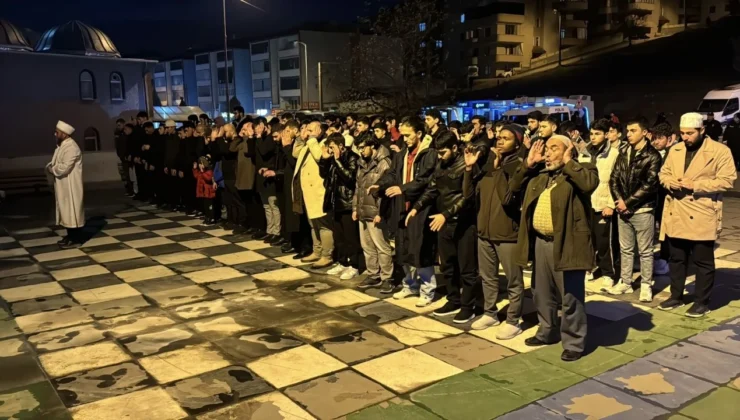 Karabük’te Kazakistan’daki Uçak Kazasında Hayatını Kaybedenler İçin Gıyabi Cenaze Namazı Kılındı