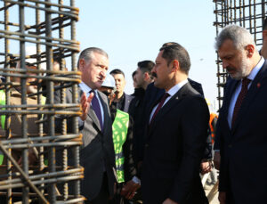 Gençlik ve Spor Bakanı Bak, Hatay’da yurt inşaatında incelemede bulundu