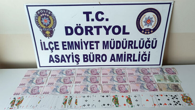 Dörtyol’da kumar oynayan 8 kişiye 51 bin 400 lira ceza kesildi