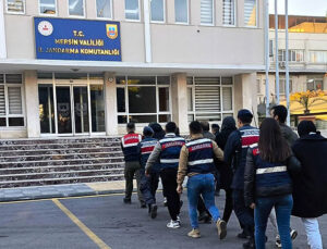 Mersin merkezli DEAŞ operasyonunda yakalanan 7 zanlıdan 6’sı tutuklandı