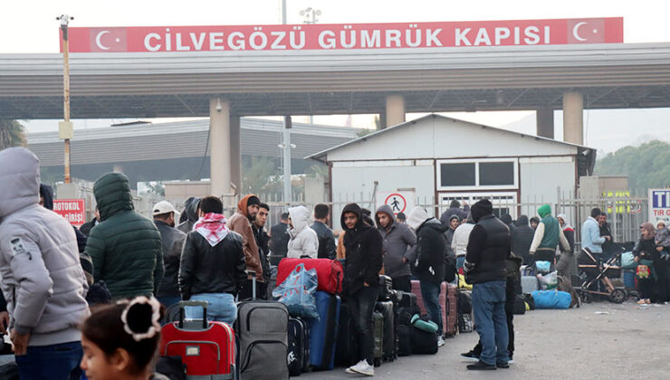 Esed rejiminin devrilmesinin ardından Türkiye’deki Suriyeliler ülkelerine dönüyor