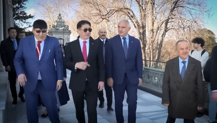 Moğolistan Cumhurbaşkanı Khurelsukh Ukhnaa, Topkapı Sarayı ve Ayasofya’yı Ziyaret Etti