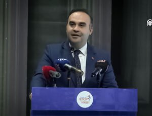 Sanayi ve Teknoloji Bakanı Mehmet Fatih Kacır, İzmir’de Gençlik Kongresi’nde Konuştu