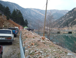 Adana’da içinde bir kişinin bulunduğu araç baraj gölüne düştü