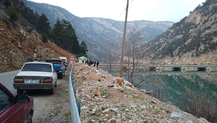 Adana’da içinde bir kişinin bulunduğu araç baraj gölüne düştü