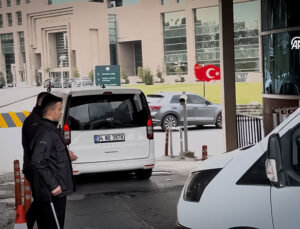 Ümit Özdağ, İstanbul Adliyesi’nde İfade Veriyor