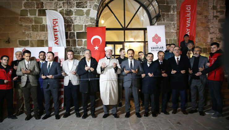 Hatay’da deprem sonrası restorasyonu tamamlanan cami ibadete açıldı