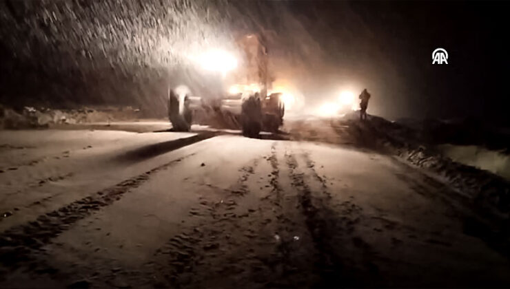 Diyarbakır-Viranşehir Kara Yolunda Kar Yağışı Ulaşımı Aksattı