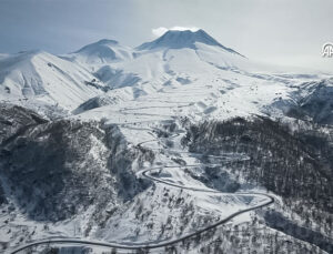 Hasan Dağı’nın Zirvesi Kar Yağışıyla Beyaza Büründü