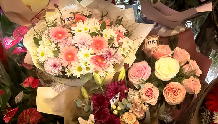 İstanbul’daki Çiçekçilerde Sevgililer Günü Yoğunluğu