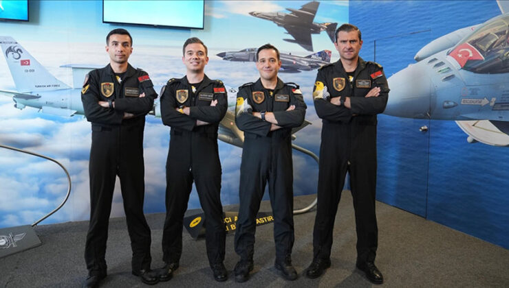 SOLOTÜRK pilotları, “İkaf’25″te gençlerle buluştu