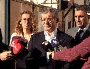 Ahmet Davutoğlu, Malatya’da Basın Konteynerlerini Ziyaret Etti