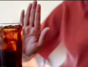 Biruni Üniversitesi: Asitli İçecekler Diş Erozyonuna Neden Oluyor