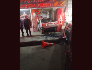 Mersin’de Kontrolden Çıkan Otomobil Fırına Girdi