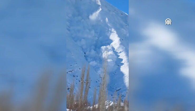 Hakkari’de Çığ Düştü: O Anlar Cep Telefonuyla Kaydedildi