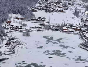 Uzungöl’ün Yüzeyi Soğuk Havanın Etkisiyle Buz Tuttu