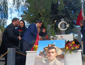 Şehit Teğmen Ali Emre Fırıncıoğulları, Samandağ’da mezarı başında anıldı