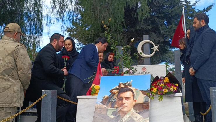 Şehit Teğmen Ali Emre Fırıncıoğulları, Samandağ’da mezarı başında anıldı