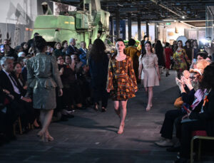 Adana’da “Annemin Sandığından” Defilesi Düzenlendi