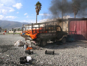 Hatay’da Park Halindeki Kamyonette Çıkan Yangın Söndürüldü