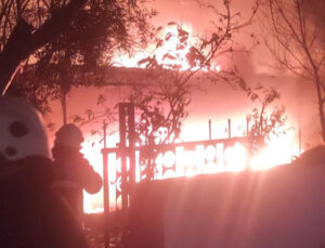 Hatay’ın Arsuz İlçesinde Ev Yangını Söndürüldü