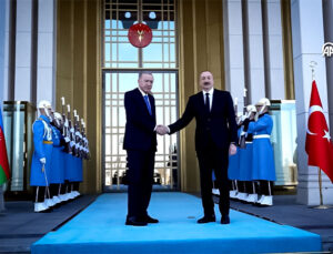 Cumhurbaşkanı Erdoğan, Azerbaycan Cumhurbaşkanı Aliyev’i Resmi Törenle Karşıladı