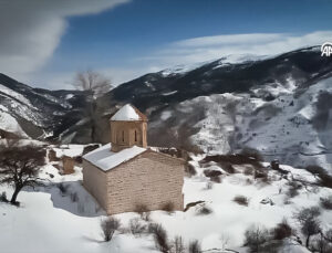 Gümüşhane’de Tarihi İmera Manastırı’nda Kar Büyüledi