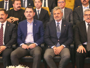 Bakan Kurum, Hatay’da fahri hemşehrilik beratı aldığı törende konuştu