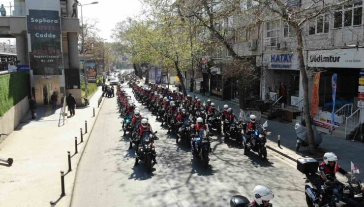İstanbul polisleri 170 araçlık kortejle kenti dolaştı