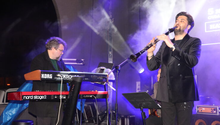 Homeland müzik grubu Hatay’da konser verdi