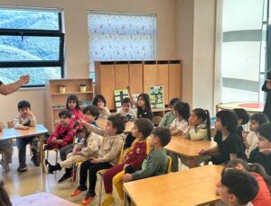 Belen’de Polis Ekiplerinden Ana Sınıfı Öğrencilerine Trafik Eğitimi