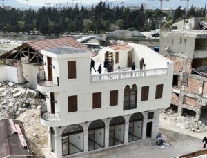 Depremde Yıkılan Hatay Edebiyat Müze Kütüphanesi Yeniden Ayağa Kalkıyor