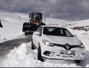 Muş’ta Karda Mahsur Kalan 60 Kişi Ekipler Tarafından Kurtarıldı