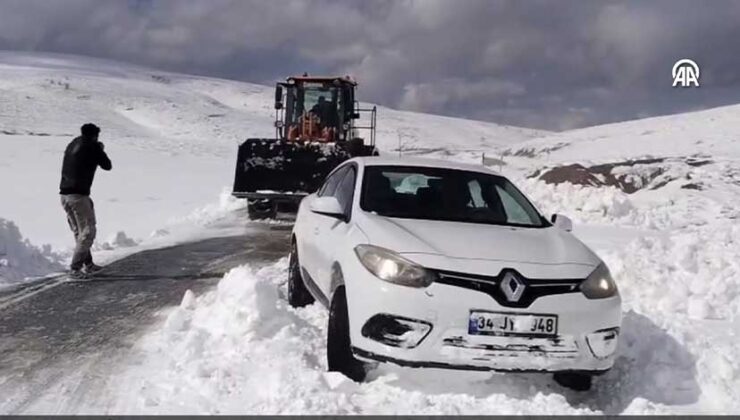 Muş’ta Karda Mahsur Kalan 60 Kişi Ekipler Tarafından Kurtarıldı