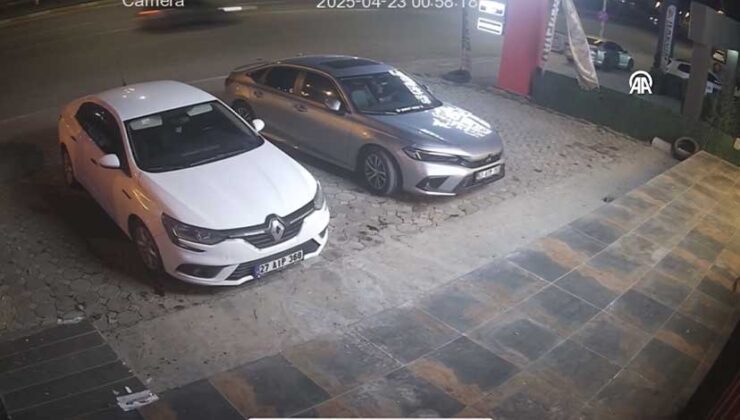 Şanlıurfa’da Feci Kaza: Park Halindeki Araçlara Çarpan Otomobilde 2 Kişi Hayatını Kaybetti