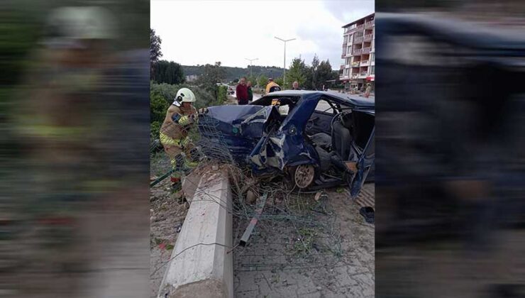 Hatay Samandağ’da Kaldırıma Çarpan Otomobilde 4 Kişi Yaralandı