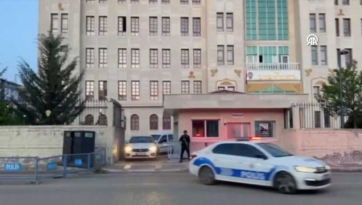 Şanlıurfa’da Rüşvet ve Resmi Belgede Sahtecilik Operasyonunda 7 Zanlı Tutuklandı