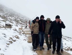 Nemrut Dağı’nda yaralanan Fransız turist ekiplerce kurtarıldı